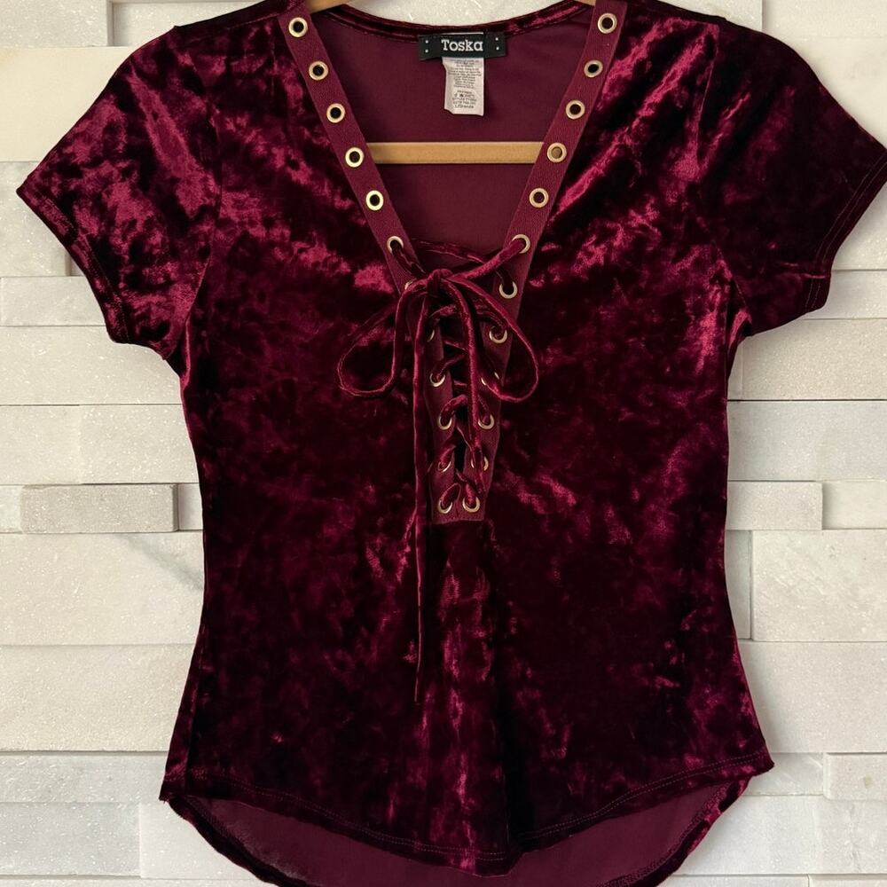 TOSKA Crushed Velvet Grommet Lace Up Short Sleeve Top Burgundy L 90s Grunge
